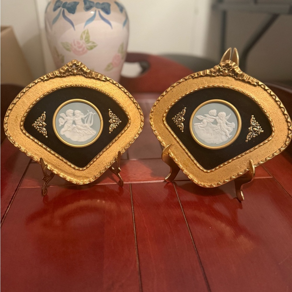 Vintage set of 2 LIMOGES CAMEO FRAMED MADE IN FRANCE